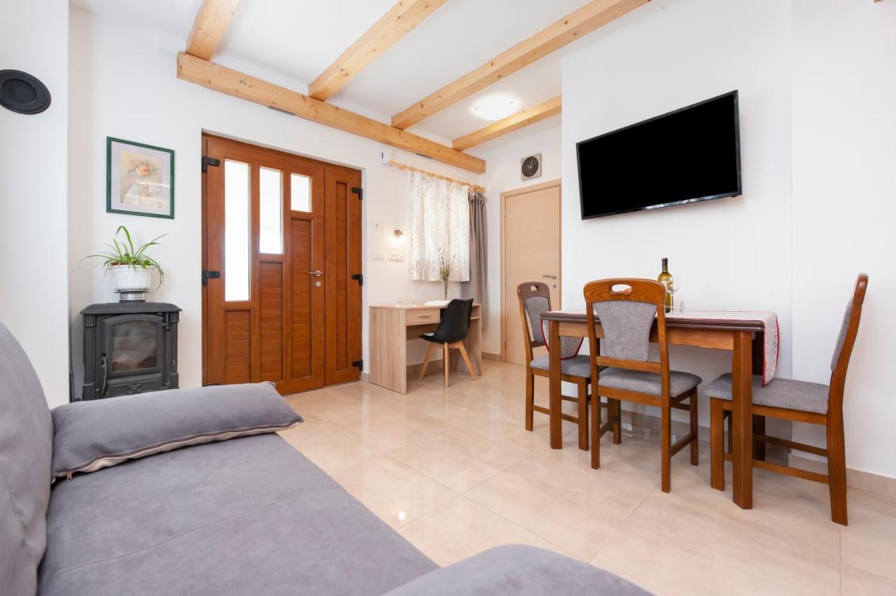 Casetta In Campagna Rovinj Exteriör bild