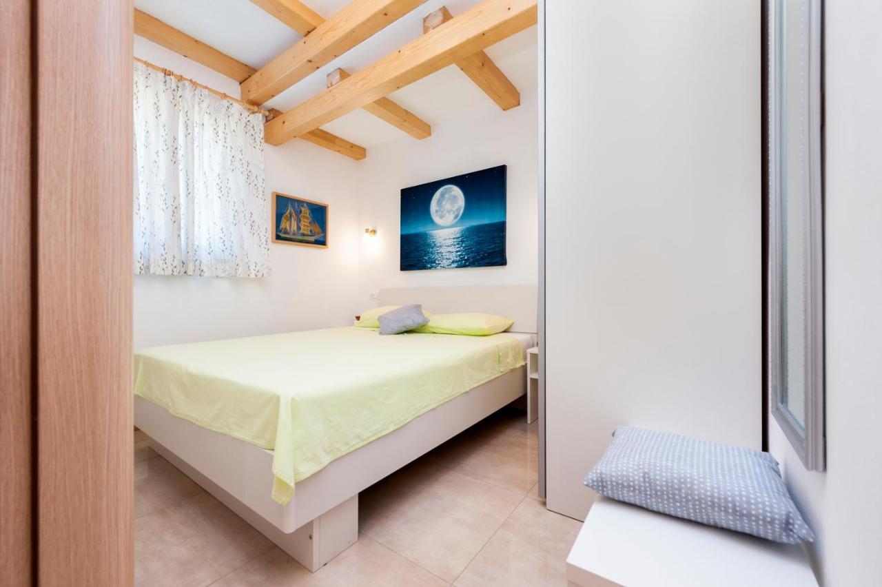 Casetta In Campagna Rovinj Exteriör bild
