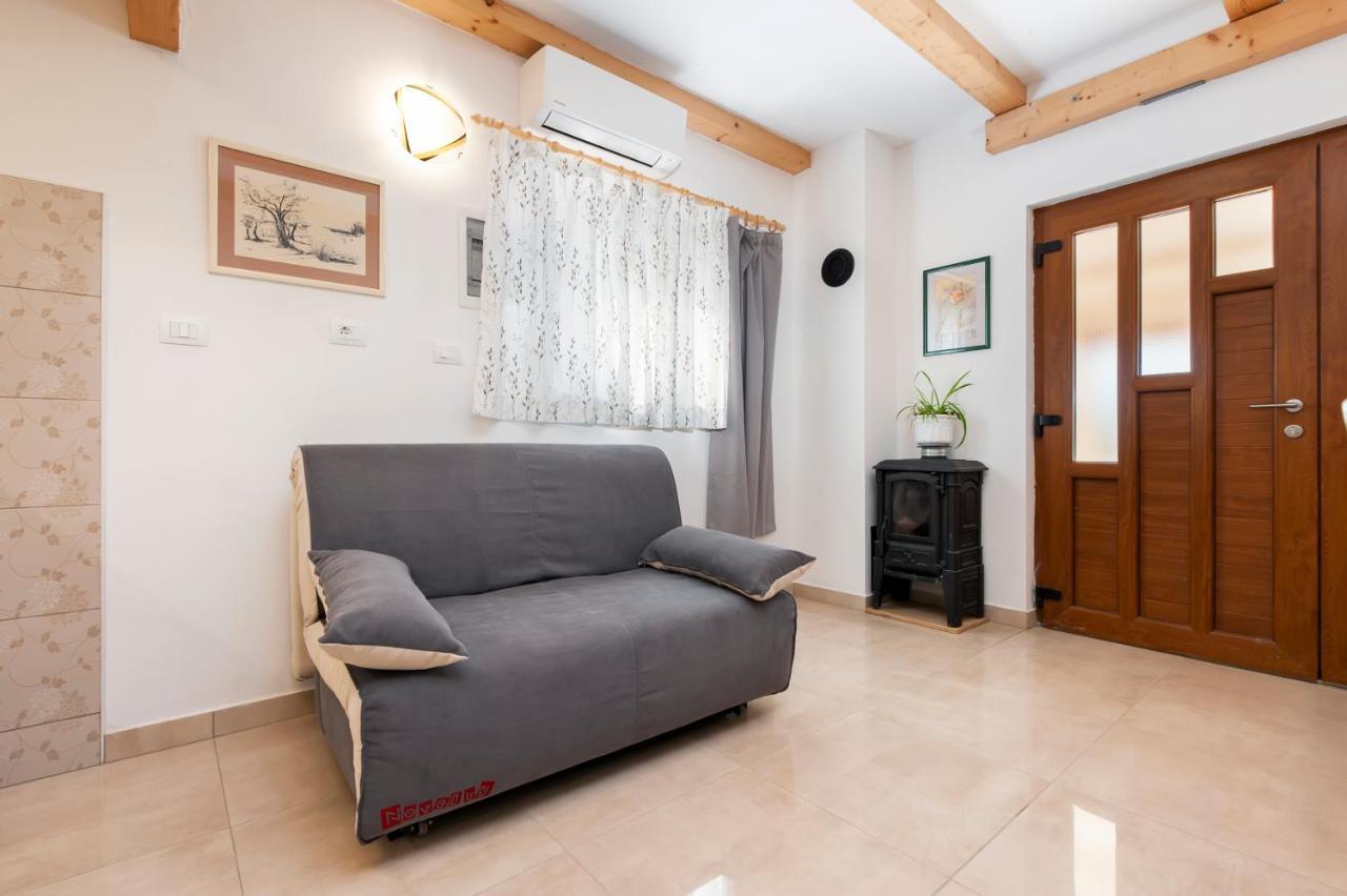 Casetta In Campagna Rovinj Exteriör bild