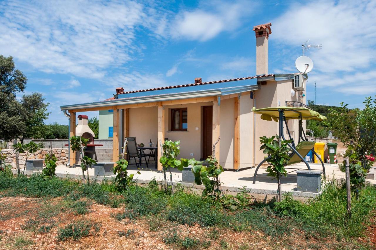 Casetta In Campagna Rovinj Exteriör bild