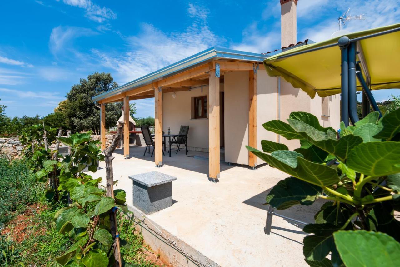 Casetta In Campagna Rovinj Exteriör bild